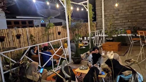SIX CORNER CAFE FOOD AND DRINK'S - Main Image