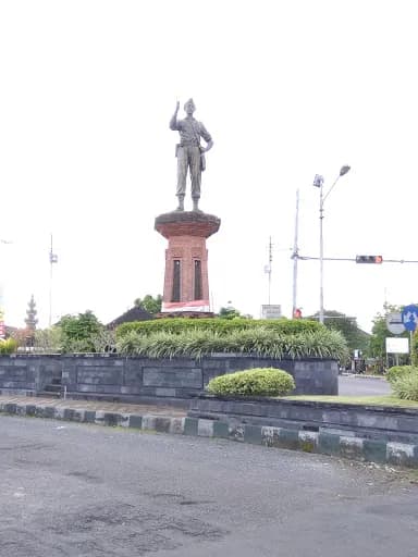 Patung Pahlawan Mayor Sugianyar - Main Image