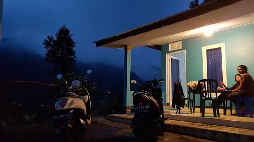 Hillside Guest House Bed And Breakfast - Main Image