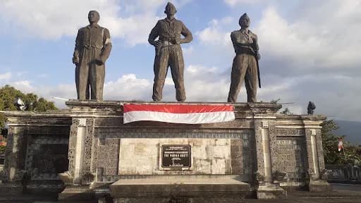 Monumen Perjuangan Tugu Tiga Singaraja - Main Image