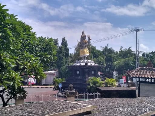ᬘᬢᬸᬃᬫᬸᬓᬲᬶᬗᬭᬚ᭟ Patung Catur Muka Singaraja - Main Image