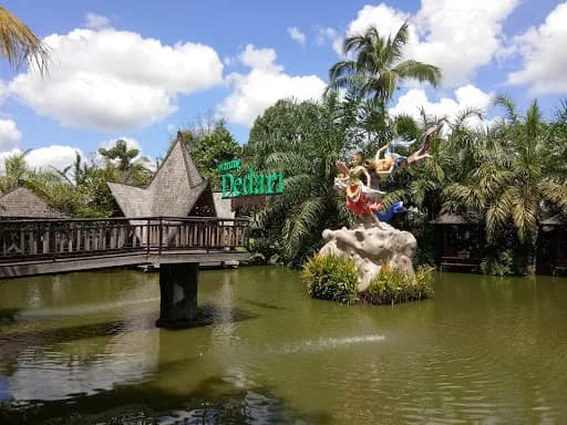 New Garuda Hotel - Main Image