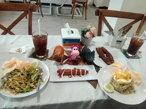 Warung Kamaris - Main Image