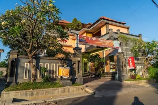 OYO 922 Pp Dream Guest House - Main Image