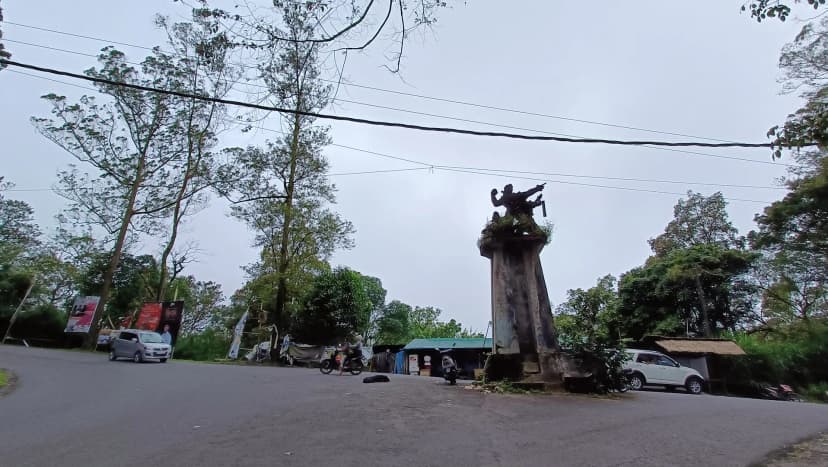 Tugu Pahlawan Desa Catur - Main Image
