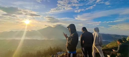 Volcano trekking guide - Main Image