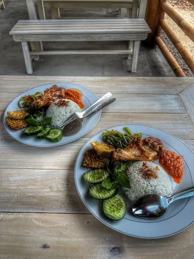 Warung Brentoet - Main Image