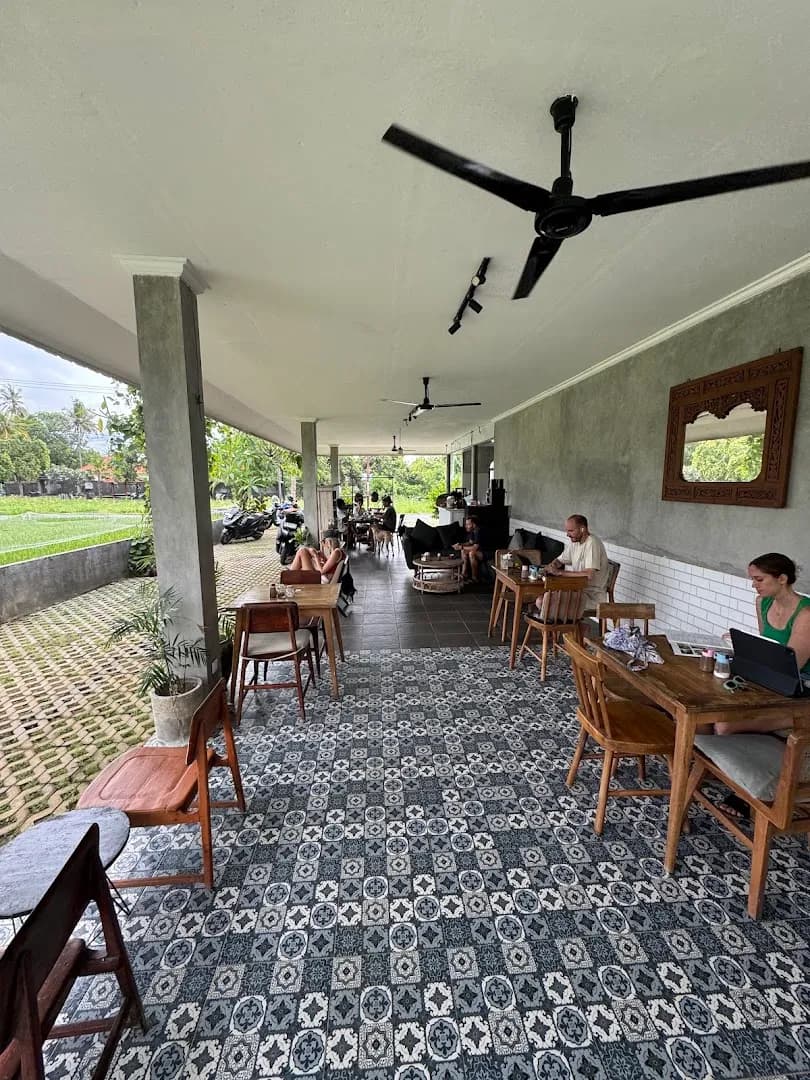 Rolling Paddy Cafe & Resto - Main Image