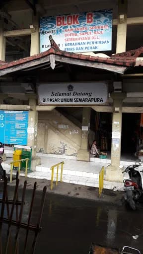 Toko puspa Agung -Didalam Pasar Seni Semarapura klungkung bali. - Main Image