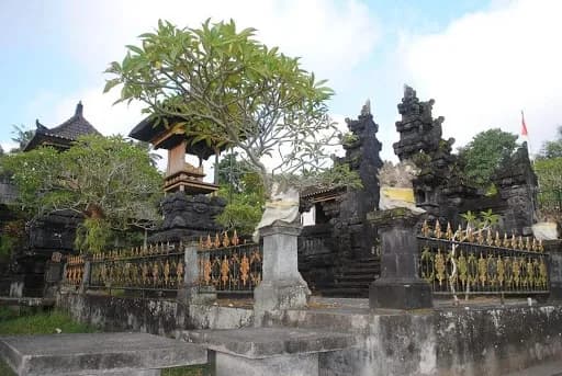 Pura Taman Narmada Bali Raja Temple - Main Image