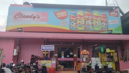 Clandy's Mart Ciungwanara - Main Image