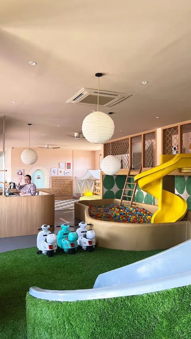 Smiley Playhouse - Main Image