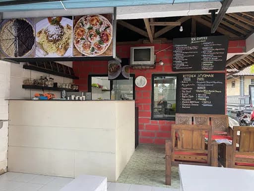 Kitchen nyoman Pizza 1 - Main Image