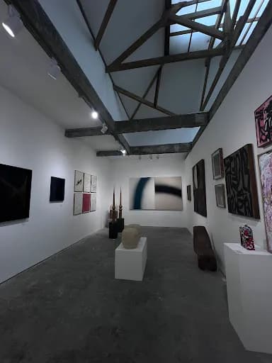 Sun . Contemporary - Main Image