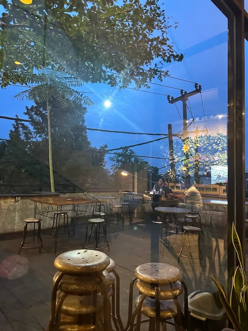 Heroic Coffee & Grill - Main Image