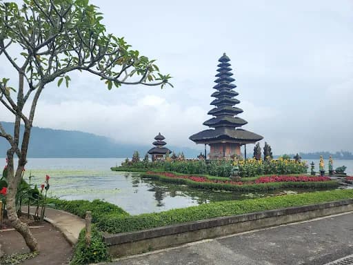 Bali Tour Guide Agung - Main Image