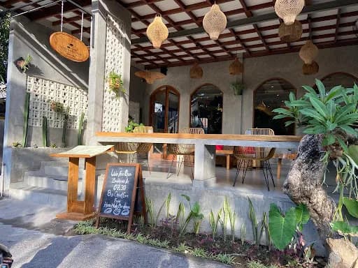 Medin Bali Cafe & Coffee - Main Image