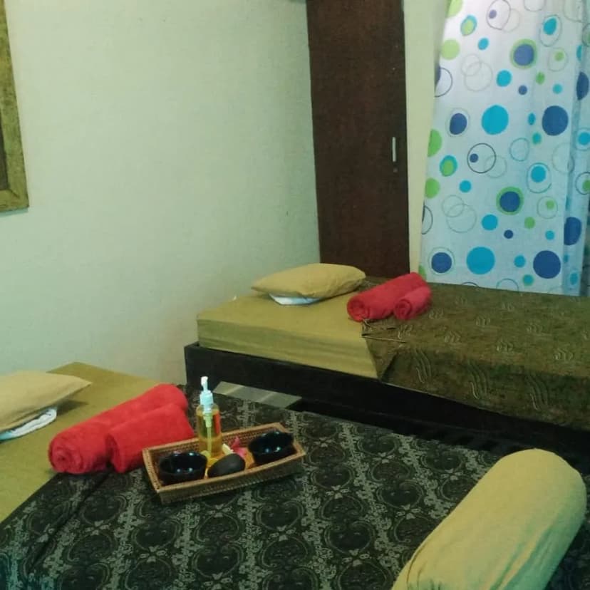 Twins Massage - Main Image