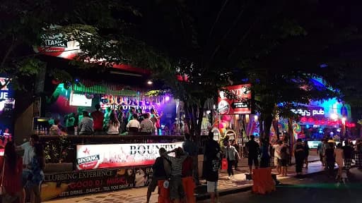 The Reunion Club - Main Image