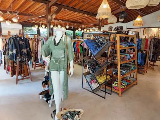 Seminyak Gallery - Bali Arts & Crafts - Main Image