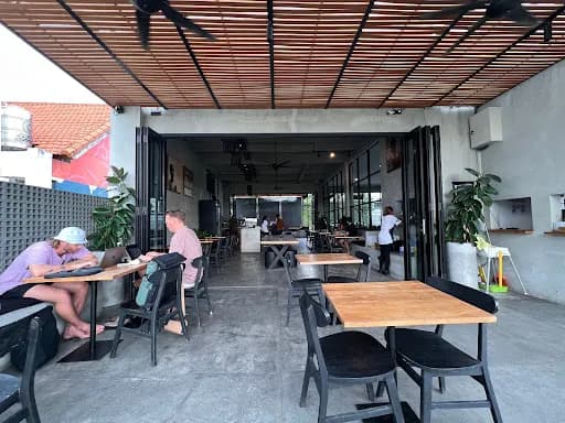 NOURISH CAFE BERAWA - Main Image