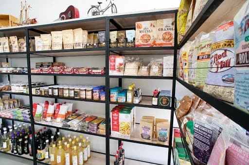 He'enalu Groceries Bali - Main Image