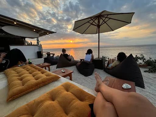 Clifftop Bar Lembongan - Main Image