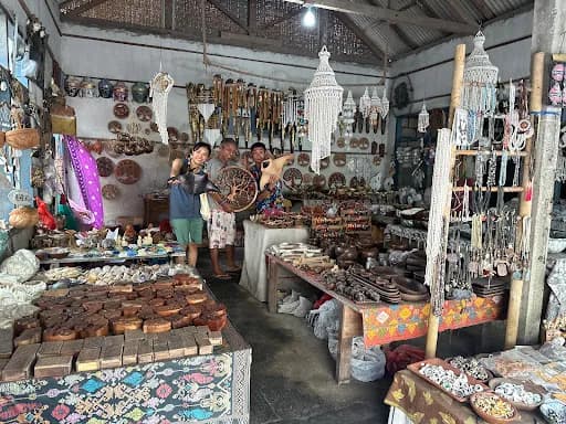 Ketut souvenir shop - Main Image