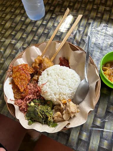 Marnis Warung (Masakan Babi) - Main Image