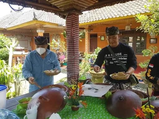 Banjar Let - Main Image