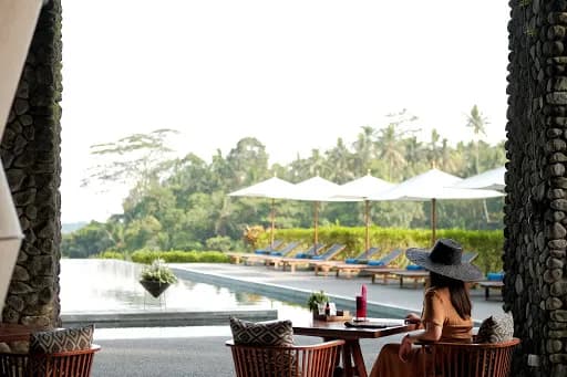 Cabana Lounge - Main Image