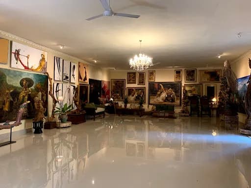 Siadja Gallery - Main Image