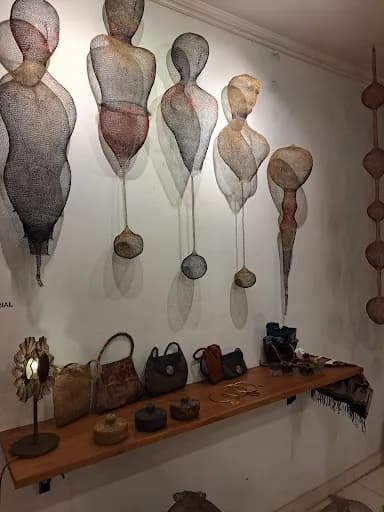 Manamu Gallery - Main Image