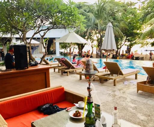 HQ Beach Lounge - Main Image