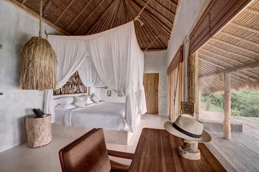 Mathis Lodge, Amed 1