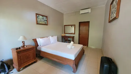 Sunshine Bungalows,Restaurant & Spa 1