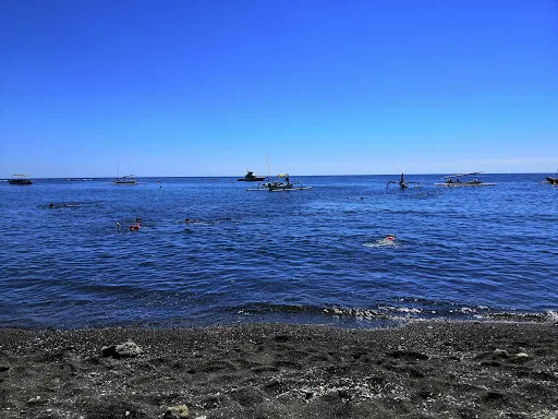 Pantai Jemeluk 3