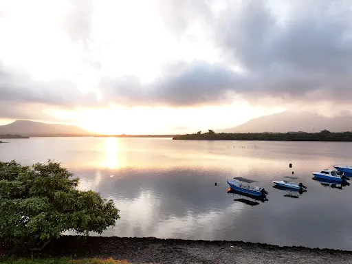 Pantai Karangsewu, Balai Taman Nasional Bali Barat 3