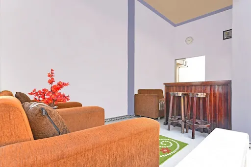 OYO 91192 Homestay Antara 4
