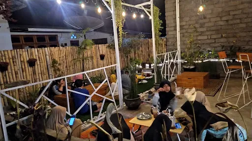 SIX CORNER CAFE FOOD AND DRINK'S