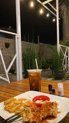 SIX CORNER CAFE FOOD AND DRINK'S 2