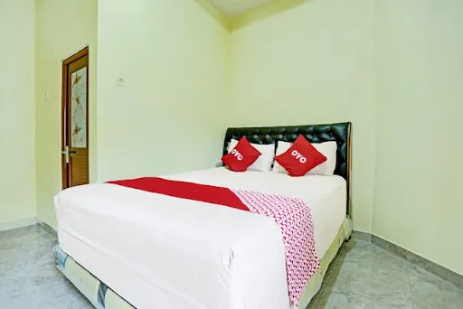 Puri Amalia Guest House 1