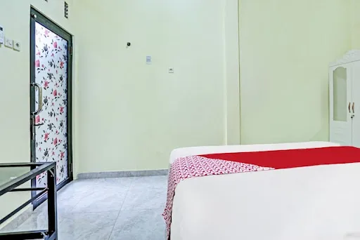Puri Amalia Guest House 4