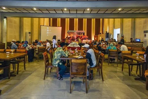 Mascot Resto 1
