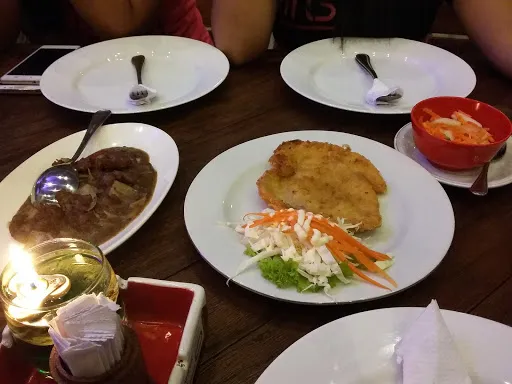 Mascot Resto 2