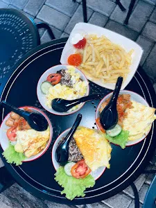 La Costa Cafe and Restaurant 2