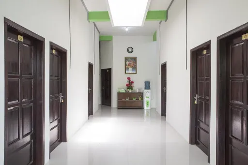 RedDoorz near Banyuwangi Baru Station 3
