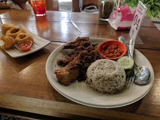 Nyaman Cafe & Resto 2