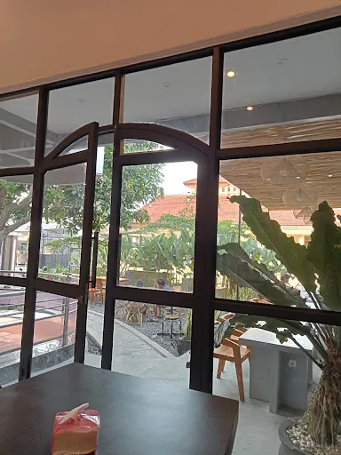 Nyaman Cafe & Resto 3