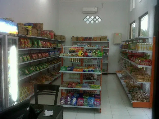 Rumah Makan Bidadari ᬭᬸᬫᬄᬫᬓᬦ᭄ᬩᬶᬤᬤᬭᬶ᭟ 1